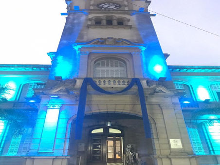 Campana se sumó a la campaña mundial ''Iluminalo de azul''