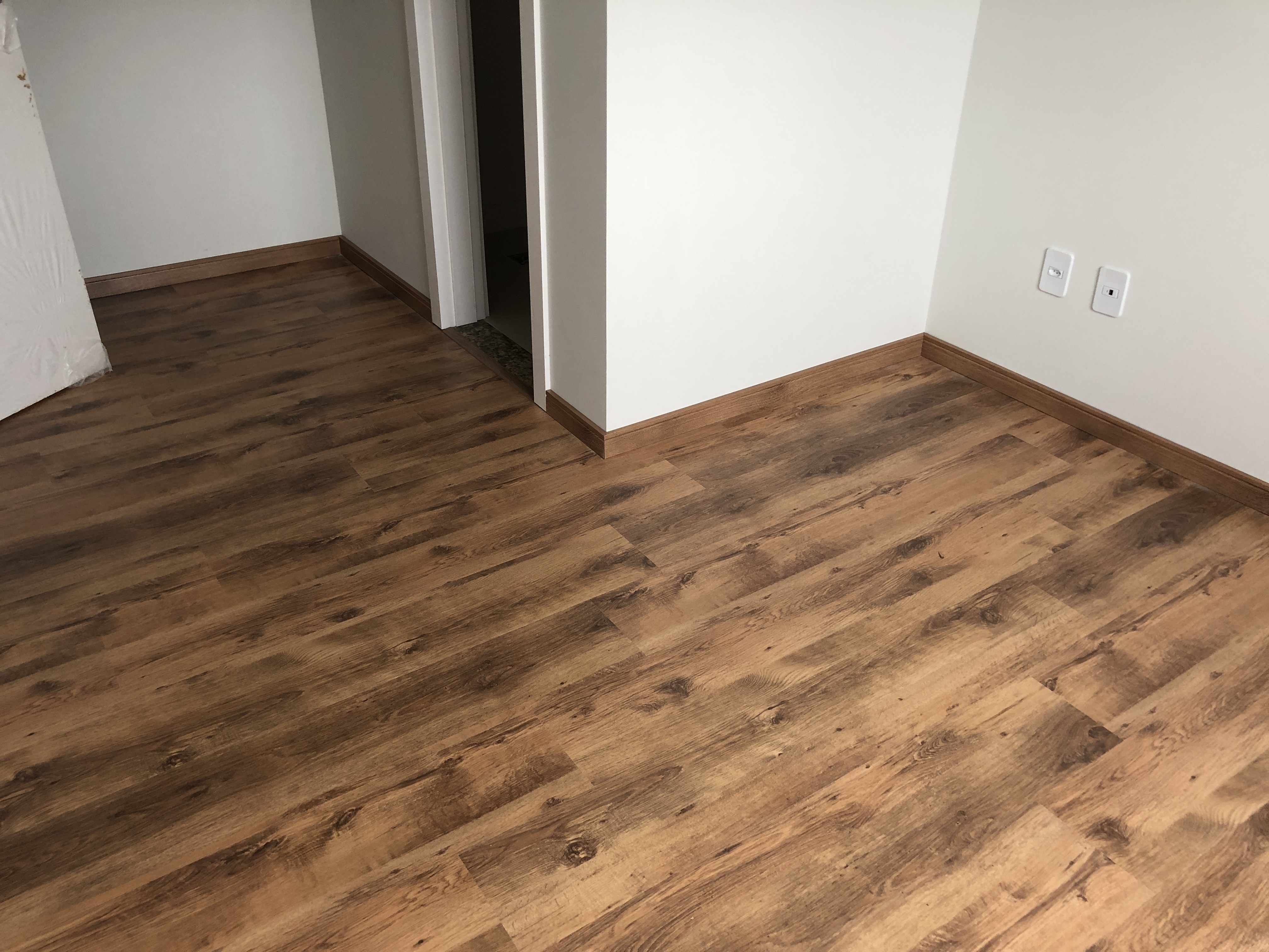 Piso laminado Carvalho Rústico — foto 6
