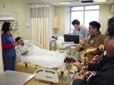 Hospital de Lima usa la música como herramienta terapéutica para pacientes
