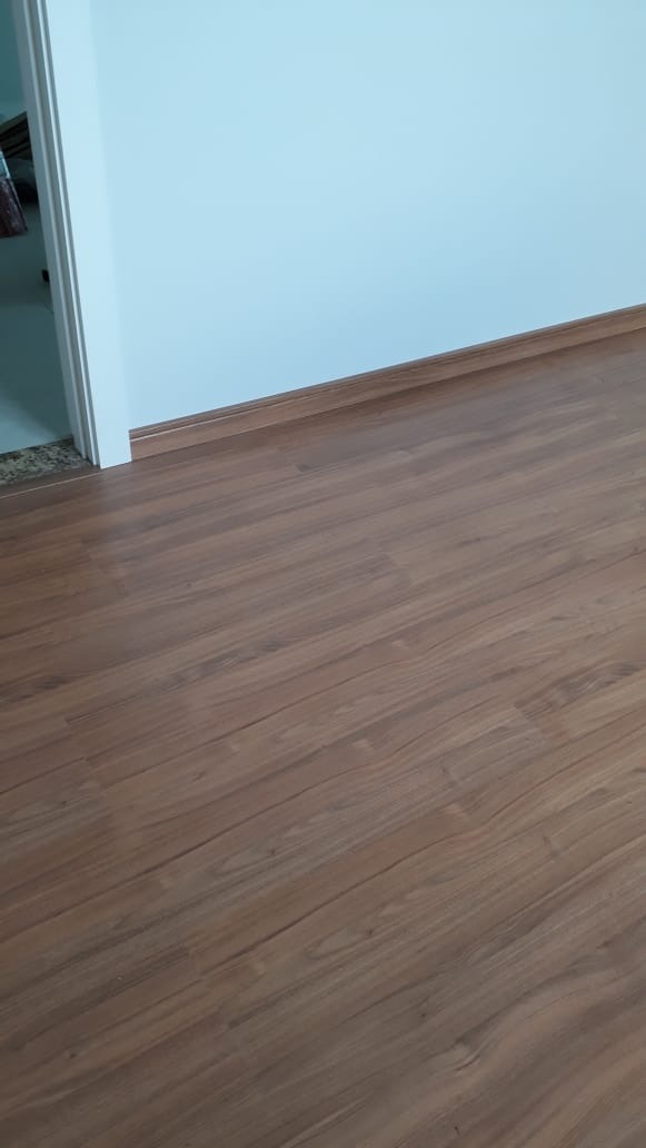 Piso laminado Nogueira Natural — foto 2