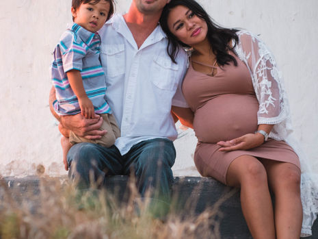 Hawaii Maternity Photographer/ Sunset Maternity Shoot on Oahu/ The H Family 