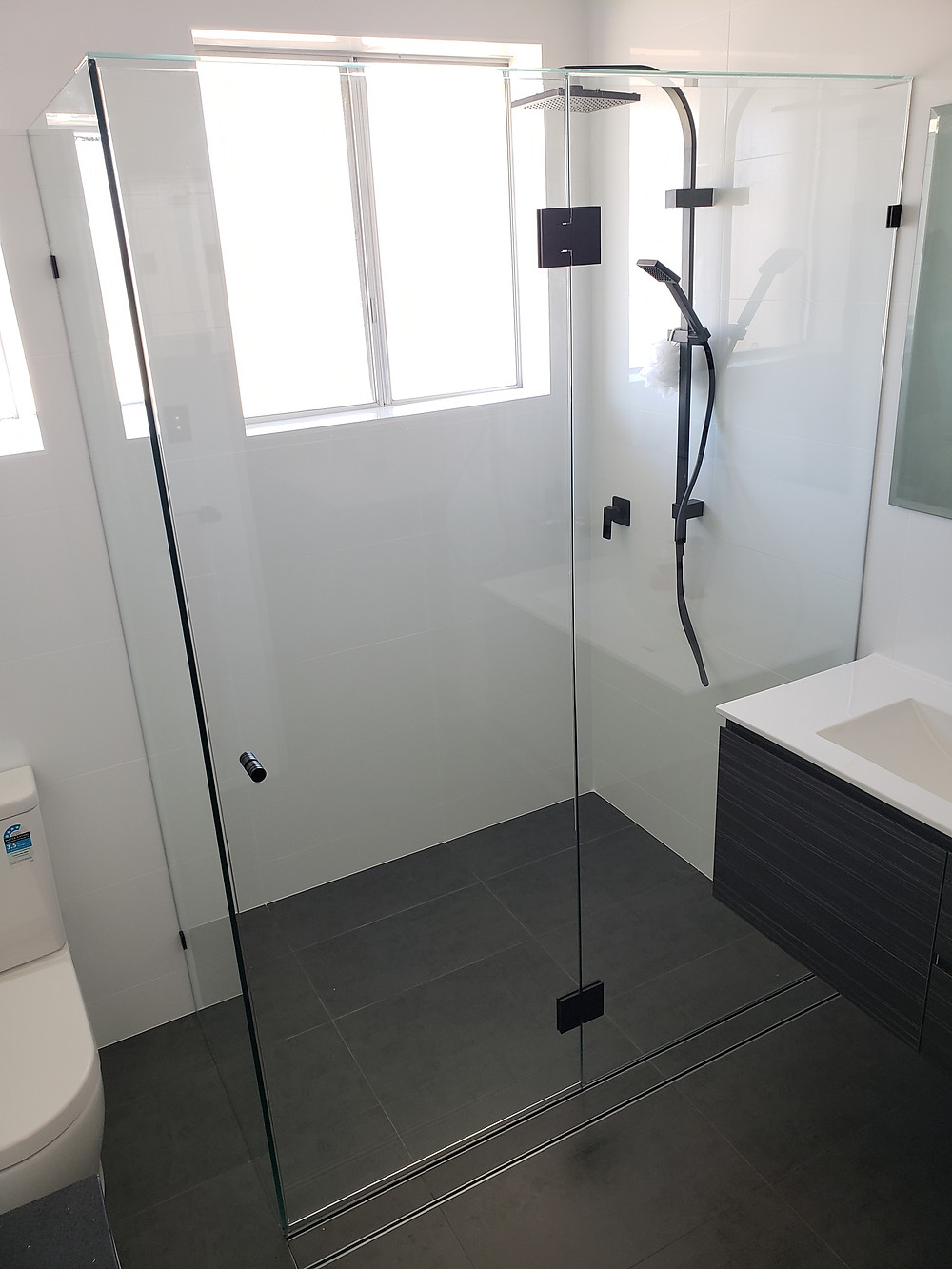 frameless shower screen
