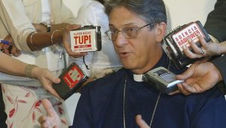 Arcebispo que liderou #ForaDilma na Paraíba é expulso da igreja por desvio de dinheiro e pedofilia