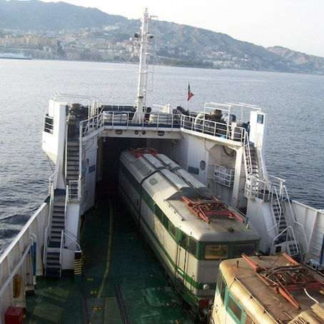 STRETTO DI MESSINA, L’ULTIMA TROVATA: IL TRAGHETTAMENTO AD ALTA VELOCITA’
 