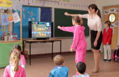 Διαδραστικά ψηφιακά περιβάλλοντα και συνέπειες στο σχολικό περιβάλλον και τη σχέση Δασκάλου-Μαθητή.