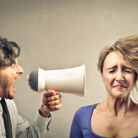 Non urlare! Impara a comunicare.