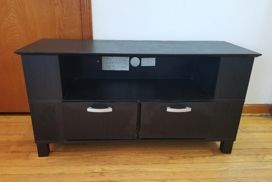 TV Stand, 집 자동경보기, 작은 삽, iPad/Tab Covers, 전구들,Steak Knife, Duct Tape,부항기, 팔찌, 애기옷들 content media