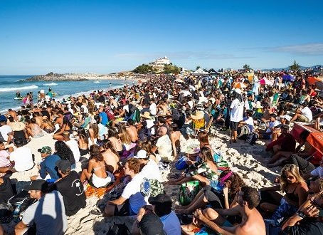 COMPETIÇÕES DA ETAPA MUNDIAL DE SURF SÃO ADIADAS EM SAQUAREMA
