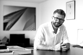 Į savo restoraną Alfas Ivanauskas su mobiliaisiais neįleis
