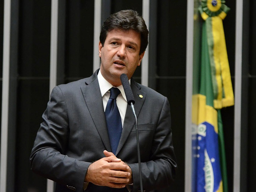 Bolsonaro demite Mandetta