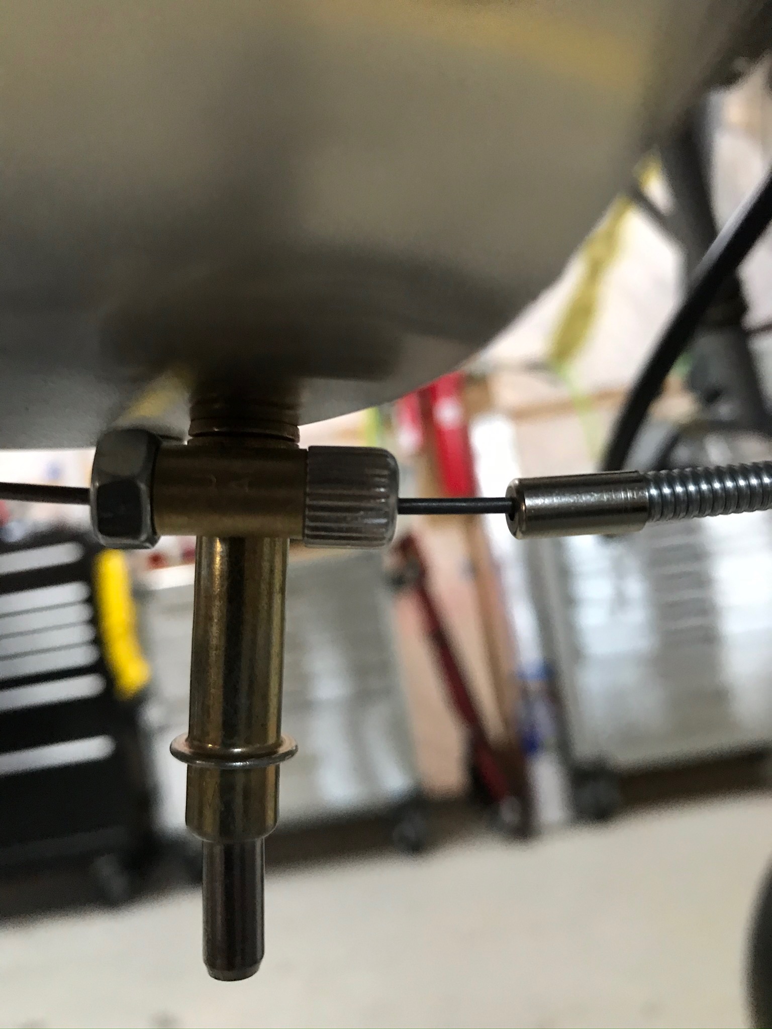 How to safety wire the Alternate Air cable
content media