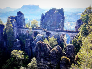 Skalne miasto i most w Bastei. 