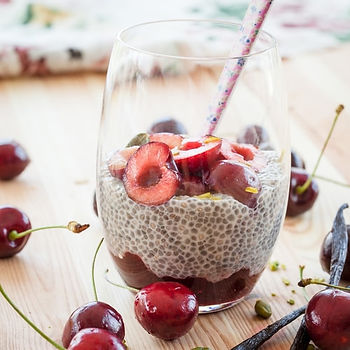 Recept na zdravý chia třešňový pudink