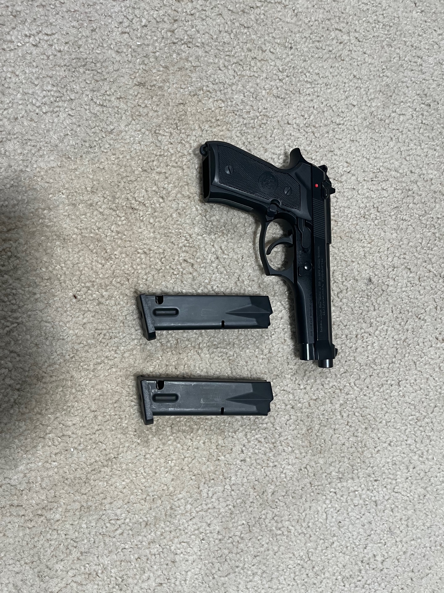 Beretta 92FS content media