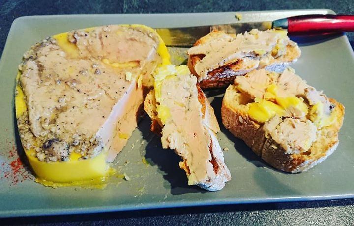 Foie gras dans la terrine ultra pro Tupperware
