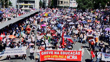 Melhorar formação e salários de professores será desafio de presidente