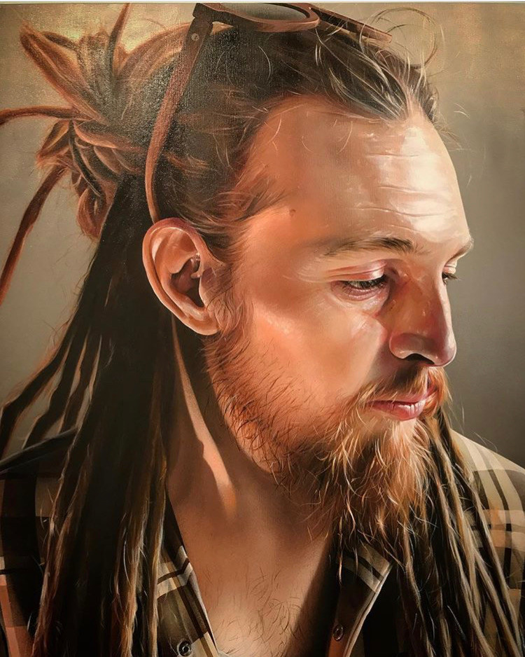 "Smug One" aka Sam Bates is a great Street Art and Mural Painter with worldwide recognition. With the Exhibition "Skin and Bones" he show paintings made with aerosol and acrylics on canvas