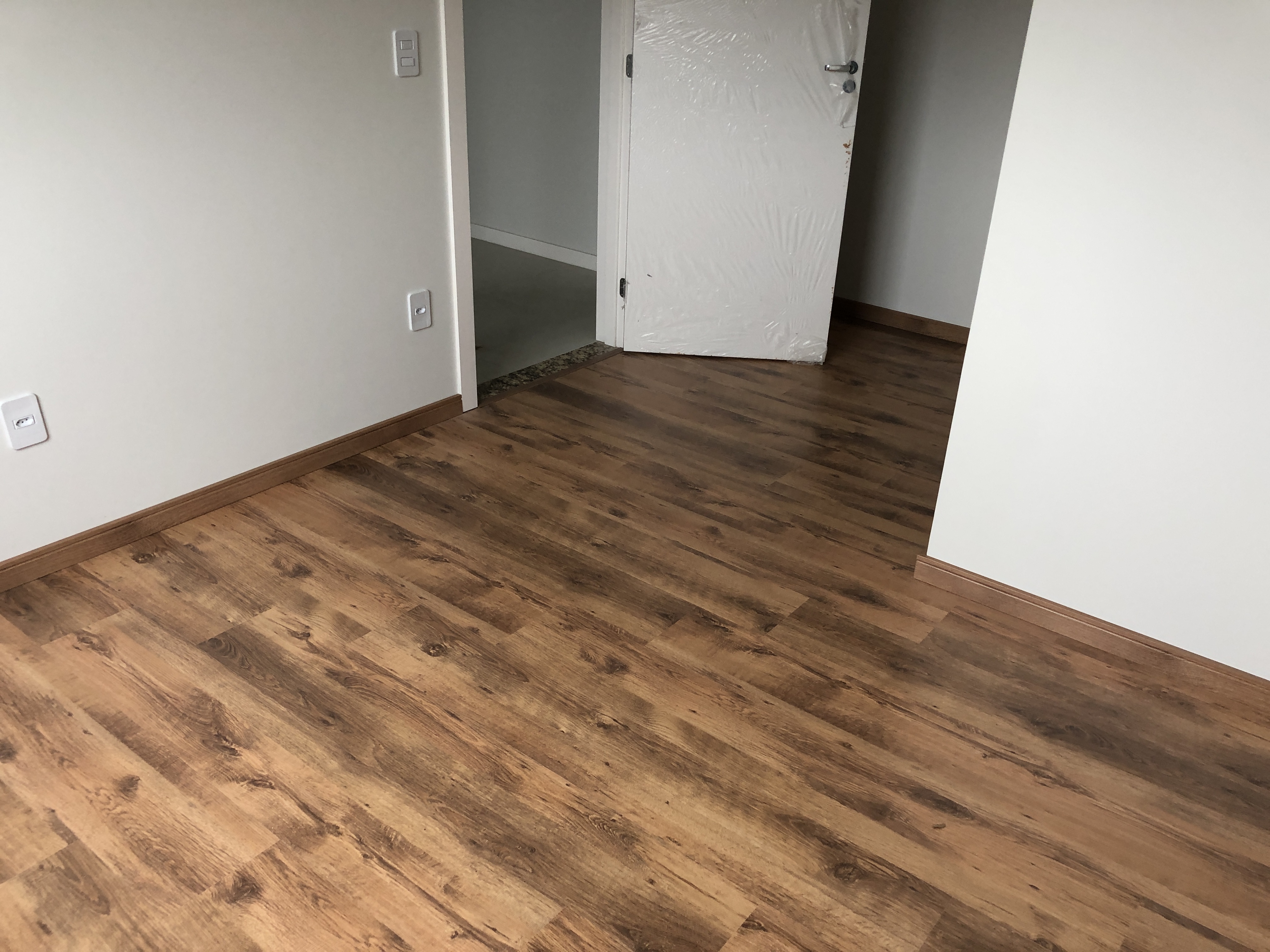 Piso laminado Carvalho Rústico — foto 4