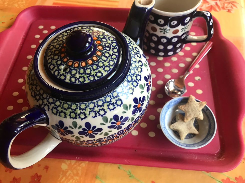 I asked Jo to not give me snacks (waistline watch), so she gave me these very tiny stars instead of the bigger ones!