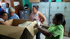 DIPUTADO POR ISLAS DE LA BAHÍA, ENTREGA INSUMOS MÉDICOS AL HOSPITAL ROATÁN.