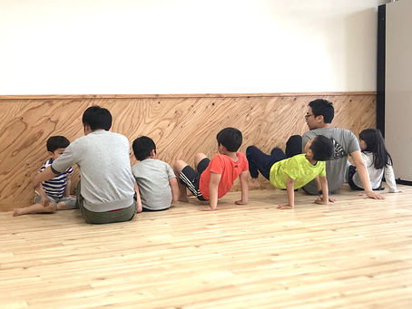 クモ歩きレース