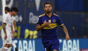 Boca lo resolvió rápido con Cardona y el partido con Newell's fue un homenaje a Maradona