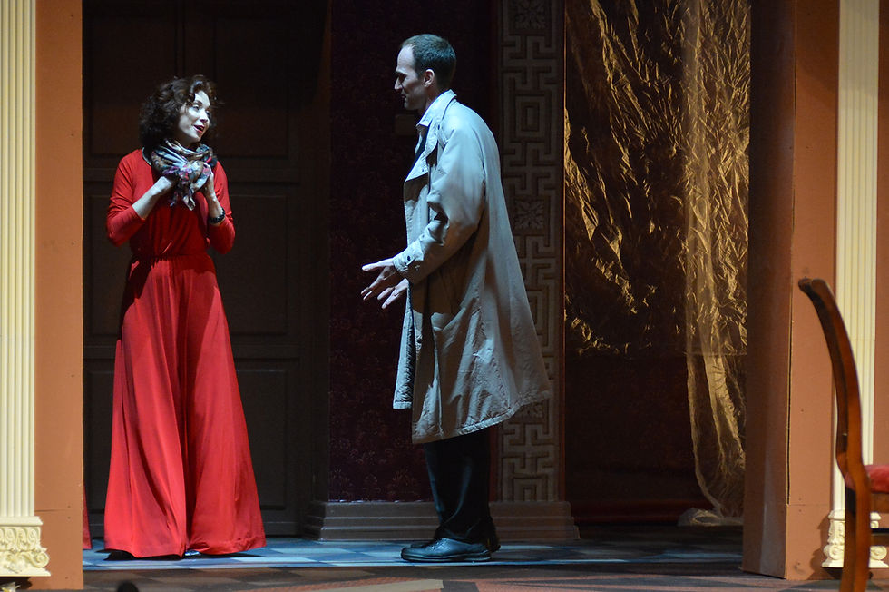 Анна Большова и Егор Баринов в спектакле «Семейный ужин в половине второго»