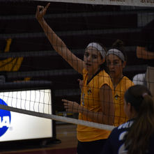 SU volleyball bounces back with 3-1 win vs. VWU
