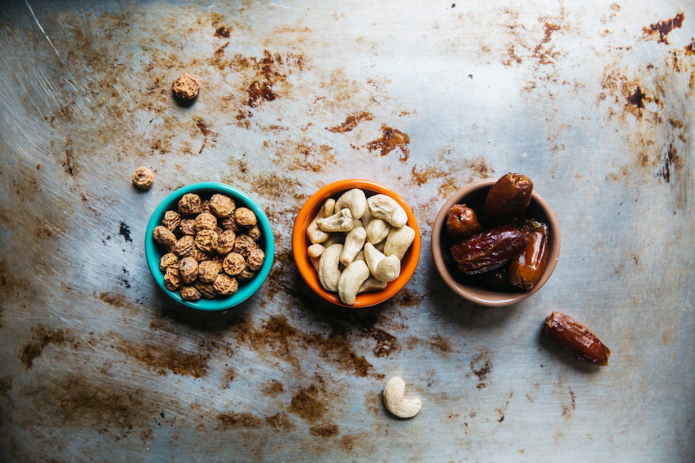 cashew nuts dates healthy snacks