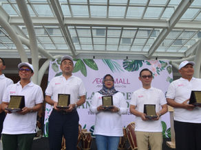 AEON MALL Sentul City Bangun Kesadaran Ekologis Masyarakat Lewat Penanaman Pohon