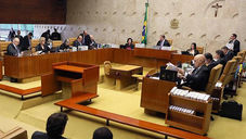 Processos contra Bolsonaro no STF devem ficar suspensos até 2023