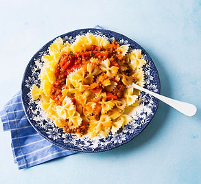 Makaronai farfalle su lęšiais ir paprikomis