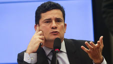Moro defende manutenção da prisão de Lula ao CNJ: soltá-lo seria 'situação de risco'