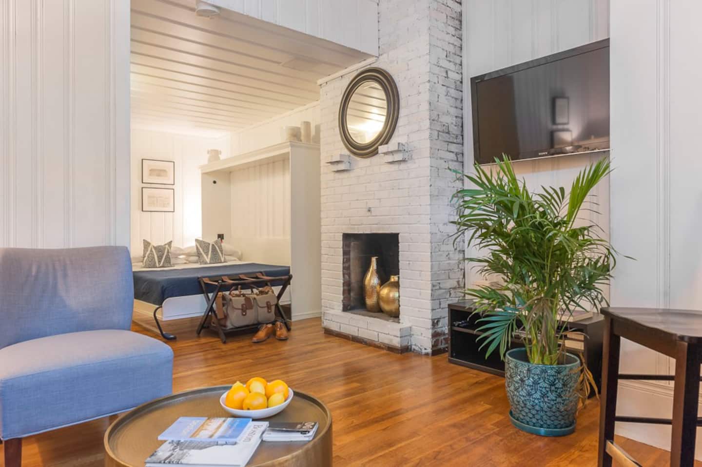Studio in the heart of Back Bay for $375K content media
