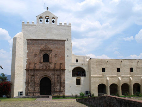 Acolman: el pueblo con la piñata de color.
