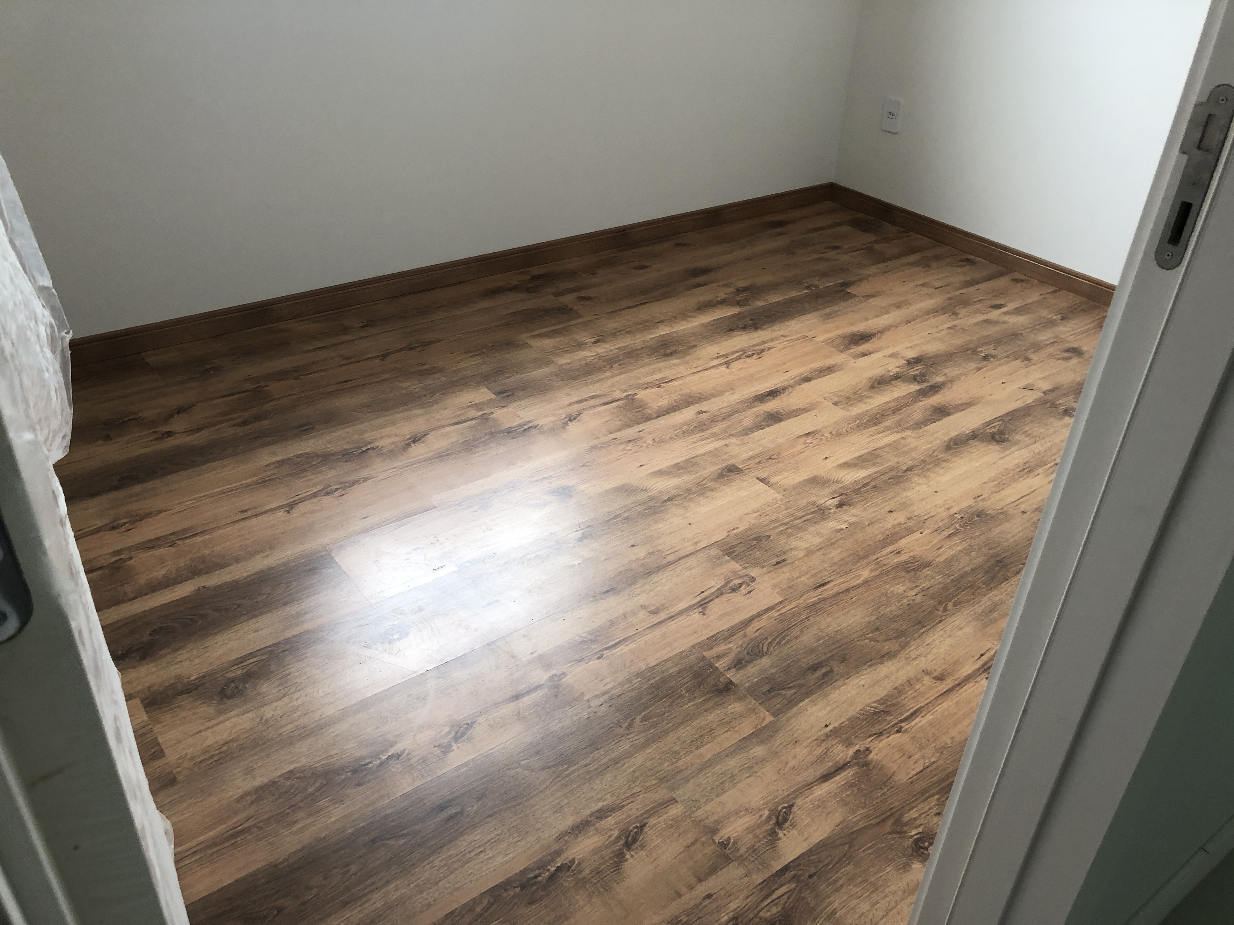 Piso laminado Carvalho Rústico — foto 2