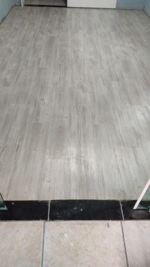 Piso de PVC Pátina Nevoa — foto 1