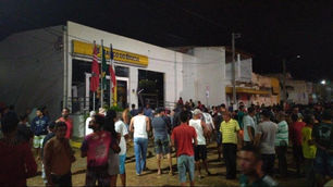 Grupo armado ataca agência bancária em Utinga, na Chapada Diamantina.