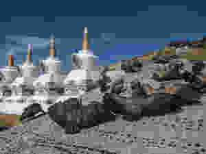 Tibet vautours rituels funéraires dakinis charnier rite mort religion bouddhisme funérailles célèstes