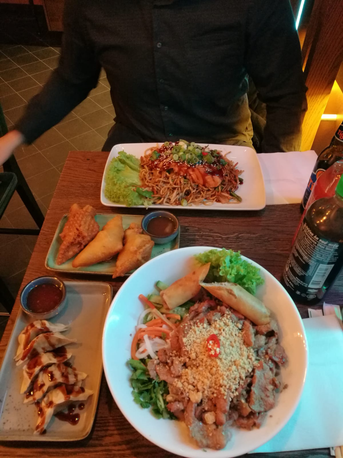 Koya- Paderborn Schloß Neuhaus (besondere Empfehlung)
Diverse Gerichte- auth. Zubereitet content media