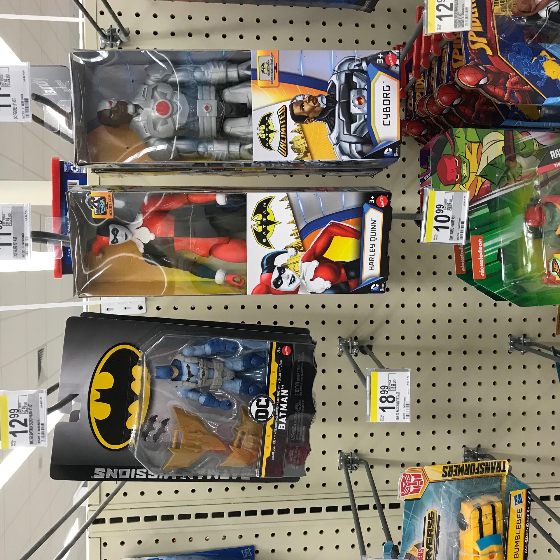 Figure hunting content media