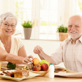 ¿Qué es la nutrición y por qué es importante para las personas mayores?