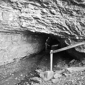 Bell Witch Cave