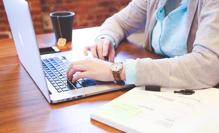 ¿CÓMO ELEGIR EL DOMINIO IDEAL PARA TU NEGOCIO? content media