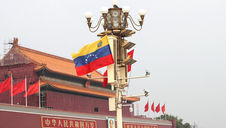 De Tiananmen a Caraca: a ladainha da democracia como valor universal