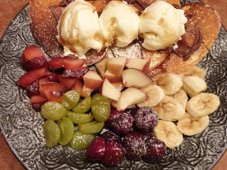 קינוח אלדי בליווי פירות העונה וגלידה🍦🍑🍇🍌🍒😋