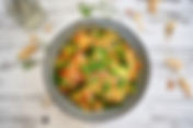 Erdnuss-Risotto mit Karotten, Brokkoli und Erbsen
