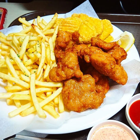 インターネットカフェ「コローレ」の絶品フードメニュー!~メガスナック~