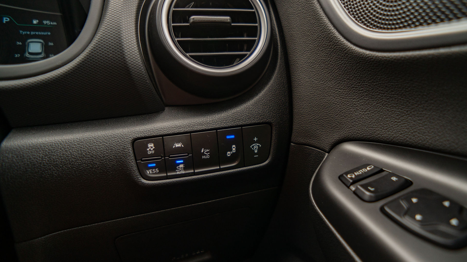 Hyundai Kona Electric 2019 interior switches buttons