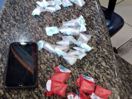 HOMEM É PRESO POR TRÁFICO DE DROGAS NO DISTRITO DE JACONÉ EM SAQUAREMA